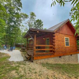 Pluggy's Place - Perfect Location - Outdoor Fire pit, hotel a Beattyville