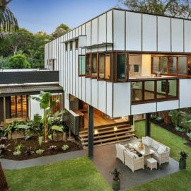 Yaroomba Getaway Across from Clive Palmer Golf Course