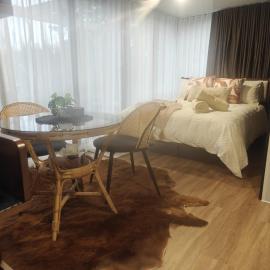 Huruhuru Hideaway! Private Cabin, hotel a Otatara