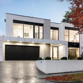 Grand Designer 5BR Home with Pool | Balwyn، فندق في ملبورن