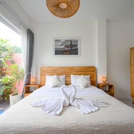 Polly Canggu 1BR Private Pool Villa By Bali Bliss Properties, hotel en Buduk