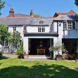Quirky and spacious 3 bed home central Arundel