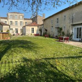 The Monet, hotel in Châteauneuf-sur-Charente