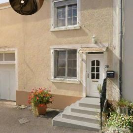 chez Émile côté face maison entière, 3 chambres, 2 salles de bains,jardin et terrasse