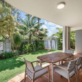 Pawfect Coastal - Pet friendly Beachfront Pool, hotel i Marcoola
