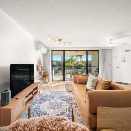 Coastal Drift - Beach Access Pool Spa Gym, hotel i Marcoola