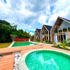 Viesnīca Nglaras Resort Yogyakarta pilsētā Ngaglik