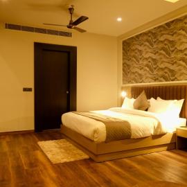Red Sapphire Royale, hotel u gradu 'Morādābād'