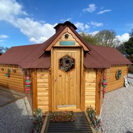 Santa Kota, Christmas cottage, hotel in Landrethun-le-Nord