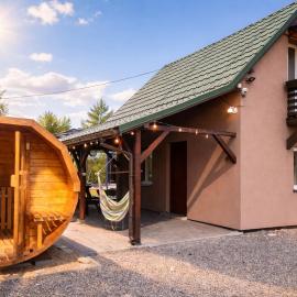 Domek "IGOR" nad Jeziorem Żywieckim w Zarzeczu, hotel in Zarzecze