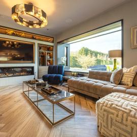 Luxury Cheshire Mansion -Private grounds -Sleeps 10, hotel in Nether Alderley