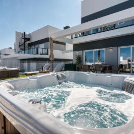 Stunning House, 3BR, HOT TUB, WIFI, Parking, khách sạn ở Finestrat