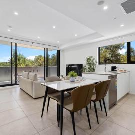 Bright and Spacious 2b2b with 2 parkings | GYM