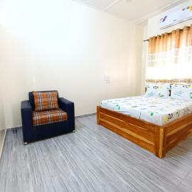 Appart chambre salon centre ville Wifi gratuit Hedzranawoe, hotel sa Lomé