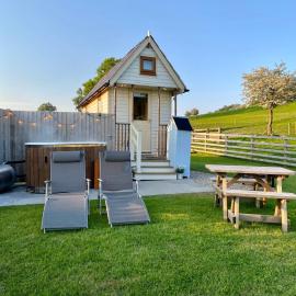The Niblet Bonnie View Glamping Cabins, Helmsley, hotel v destinaci Carlton