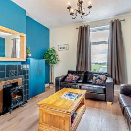 2 Bed in Carluke oc-95359、Carlukeのホテル