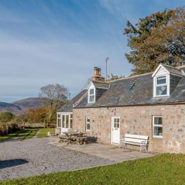 3 Bed in Aboyne oc-53150, hotell i Dinnet