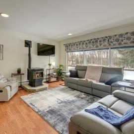 Spacious Soldotna Home: Walk to Fishing & Parks!, hotel in Soldotna