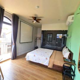 Riverside Homestay Hue - Near Perfume River 30m、フエのホテル