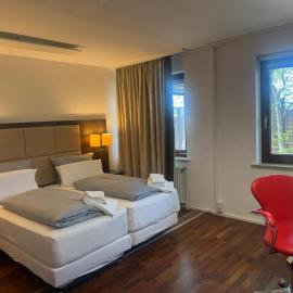 4 Big Bedrooms, Bungalow & Garden, Schlehe 8, khách sạn ở Hannover