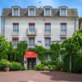 Hotel Val De Loire, hotel em Azay-le-Rideau