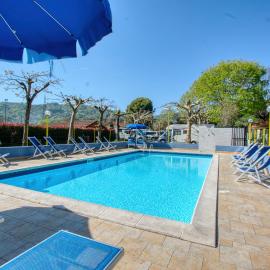 Camping Miraflores, hotel Rapallóban