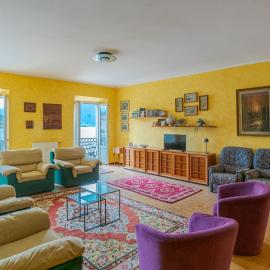 GuestHost - Lovely Lakeview Flat in Central Dongo