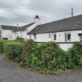 Near Rhosneigr - Sleeps 2 - Pets and Parking