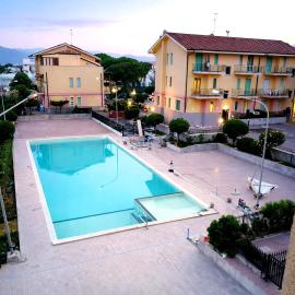 Plejadi Sea & Pool Apartment - Ceriale