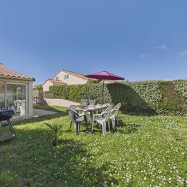Maison avec piscine à 200m de la plage