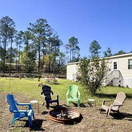 Nature's Nook, 2 Acres Home by Springs and Gainesville, khách sạn ở Williston