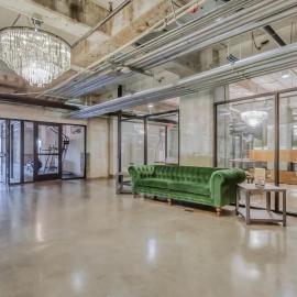 2 bed loft retreat with pool, game room & valet, hotel in Dallas