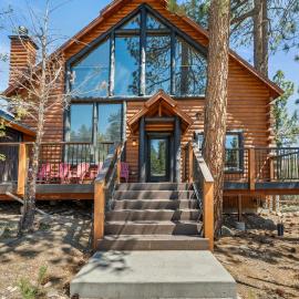 Timberline View Estate - Log Cabin w/ Hot Tub, Pool Table, Sleeps 10, Expansive Deck & Views
