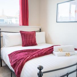 Luxury Group Stay, Parking, Near Station
