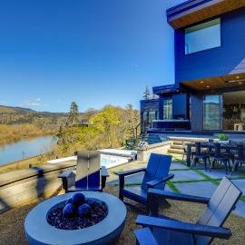 Private Hot Tub! Luxe Hood River Retreat Near Dtwn, hotel u gradu Hud River