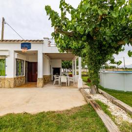 Casa Rous-Riumar 1, מלון בדלטברה