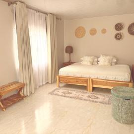 Ndeke Apartments Guesthouse in Meanwood Ndeke, Lusaka near KKIA - Fast wifi, solar backup โรงแรมในลุซากา