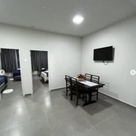 N 41 - Localização Privilegiada Central, Apto com 2 quartos, ar condicionado e garagem – hotel w mieście Água Boa