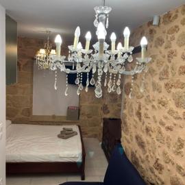 Kostas luxury little suites, hotel u gradu 'Filiatra'
