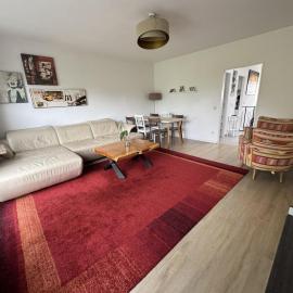 Exclusive Maisonette 90qm Parkplatz Balkon Citynah, Hotel in Seevetal