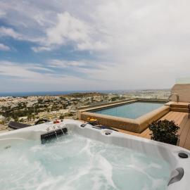 Stunning Penthouse with private pool by Homely