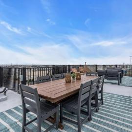 Boardwalk | Espresso | Fast WiFi | Linens & Towels