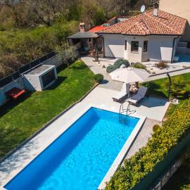Boutique Villa with Mediterranean Garden - Clair de Lune