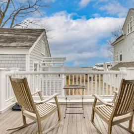 Beachfront Condo! Couples Retreat on Commercial
