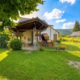 2 BR House By The Creek near Plitvice Lakes - Happy Rentals