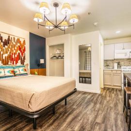 Chic Studio Retreat in Tolleson for 2 Guests, hotel in Cashion