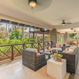 Private terrace with 3br and beach access, hotell i El Limón