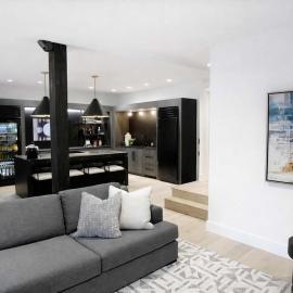 PrivateRooftopPatio-HotTub-FirePit-WetBar-Downtown