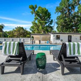 Modernized 3BR Pool Home near downtown, i75, & WEC