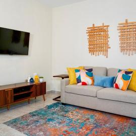 Borinquen Beach Retreat Apt 3 Near Beach, hotel a Camaceyes